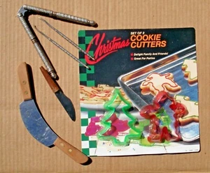 Confezione Gadget Cucina Nuovi/Usati/Vintage Tagliabiscotti Stendi Dadi Strumento - Foto 1 di 1
