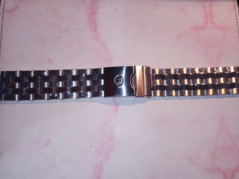 Pulsera estándar Vostok Amfibia 22mm. Foto 1 de 3