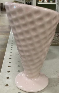 "Faiacas Ramos Helado Helado Plato Waffle Cono Rosa 6-1/4"" Alto" - Imagen 1 de 2