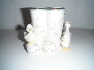 Lenox Blütenblätter und Perlen Enten stiefelförmige Knospenvase 4 Zoll - Bild 1 von 8