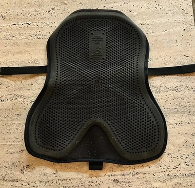 Acavallo Gel Out Seat Saver in Black in Medium - Image 1 of 4