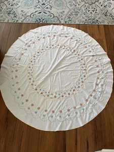 Vintage Tischdecke rund handbestickt schöne Blumen Deckchen Details 55" - Bild 1 von 11