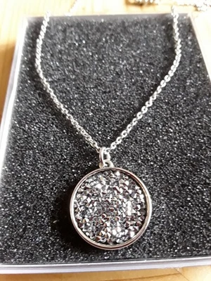 Tschibo-Kette-Amulett mir lauter Christallsteinen,neuwertig - Bild 1 von 4