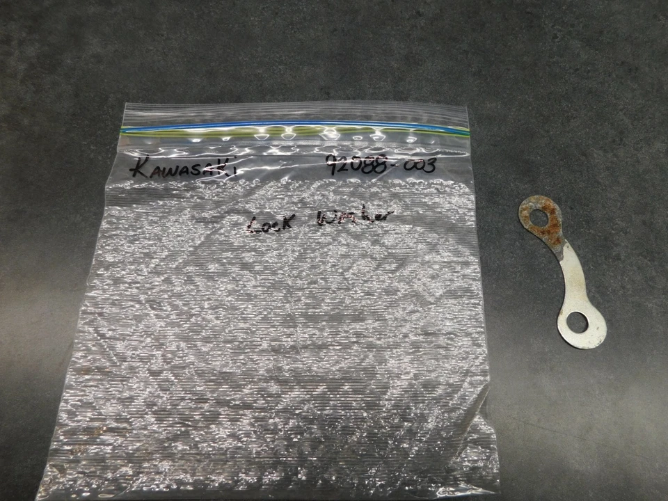 Arandela de bloqueo de piñón Kawasaki NOS Rr C2 G3 KD KM C2SS KD100 KD80 92088-003 2330 Foto 1 de 4