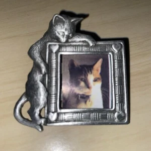 Vintage silberfarbene JJ Jonette KAT Halterahmen mit Herzen Brosche Anstecknadel - Bild 1 von 2