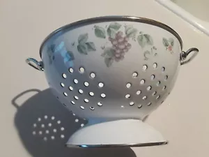 Pfaltzgraff Grapevine Porcelain Over Metal Colander NEW - Picture 1 of 8