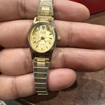 Reloj Pulsera Nelsonic Diamante Damas 17mm Ovalado Tono Oro Analógico Cuarzo Funcionando Foto 1 de 4