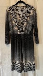 Chico's 1 V-Ausschnitt Tiermotiv Kleid dehnbar Größe 1 Medium 8-10 gebraucht, in einwandfreiem Zustand - Bild 1 von 5