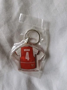 NEW ARSENAL FC VIEIRA FOOTBALL SHIRT  No 4. KEYRING - - Picture 1 of 2