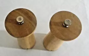 Maxwell & Williams Wooden Salt and Pepper Grinder Mills Shakers 15 cms tall - Picture 1 of 15