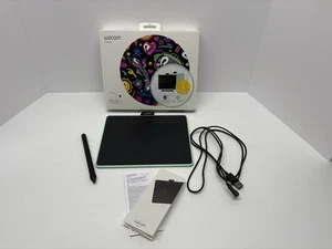 Wacom Intuos Small Digital Graphics Creative Pen Drawing Tablet USB oder Bluetooth - Bild 1 von 7