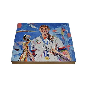 Alex Morgan USWNT Holding Trofeo Originale Stephanie Reiter Opera d'arte su legno 11x14 - Foto 1 di 1