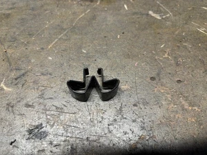 2003-2006 Infiniti G35 Fuel Door Spring Hinge Sedan G35x - Bild 1 von 3