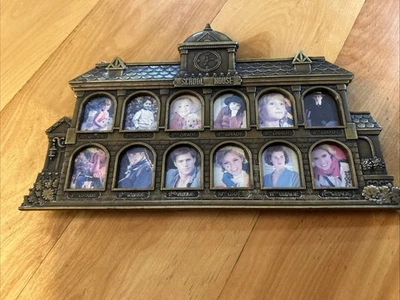 Marco de fotos de casa escolar de latón de colección de 1er-12to grado año escolar soporte Foto 1 de 4