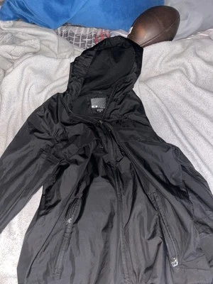 Cortavientos Oakley  Foto 1 de 3