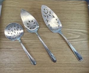 Lote de 3 cubiertos ranurados chapados en plata vintage para servir Rodgers Crown servidor de pasteles - Imagen 1 de 11