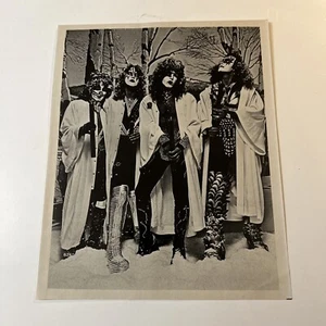 Kiss Rock Group 8X10 photo 626 glossy Winter group shot vintage Peter Criss era - Picture 1 of 2