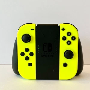 RARO Juego Joy-Con Original Nintendo Switch (L/R) Amarillo Neón + Empuñadura Cómoda - Imagen 1 de 13