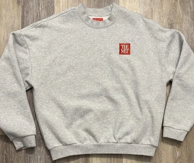 Sudadera THE MET x PacSun Cuello Redondo Talla Mediana Gris Pullover Foto 1 de 4