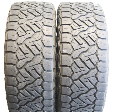 Dos pinzas de reconocimiento Nitto 35x12,50R20 35x12,5020 A/T 12 capas 13/32 N282 Foto 1 de 4