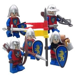 5er Set LEGO® Löwenritter Figuren mit Waffen & Ausrüstung - Bild 1 von 4
