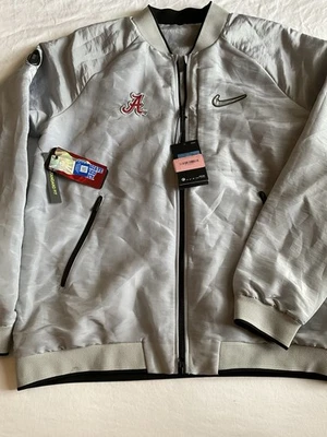 Jaqueta leve Nike Alabama Crimson Tide da Fanatics em perfeito estado.  - Imagem 1 de 4