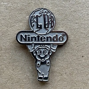 PIN - Super Mario Silver World (Club Nintendo European Merchandise) - Bild 1 von 4