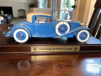 Vintage 1992 The Danbury Mint 1929 Cord L-29 Special Coupe - 1:16 Scale Diecast - Image 1 of 4