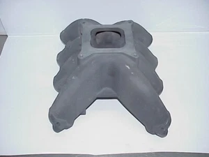 NEW RARE Chevy SB2.2 GM MAGNESIUM Intake Manifold Spider Design #12480048 - Picture 1 of 8