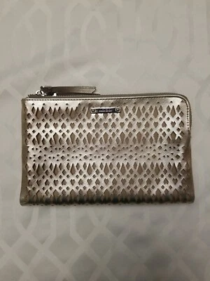 Bolso sin asas doble Stella & Dot monedero metálico perforado cremallera ranura para tarjeta de crédito Foto 1 de 4