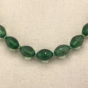 Green Bead Necklace Collar Faceted Oval Beads Rockabilly Festival Boho Hippie - Picture 1 of 14