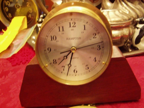 Hampton Quartz Ship Clock. Works. Keeps good time. Beveled Glass Cover
