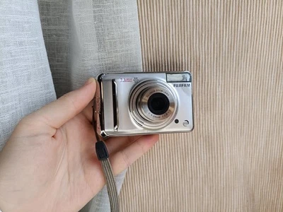 🔥Fujifilm Finepix A700 Silver 7.3MP digital compact camera🔥WORKing CHEAP🔥 - Image 1 of 4