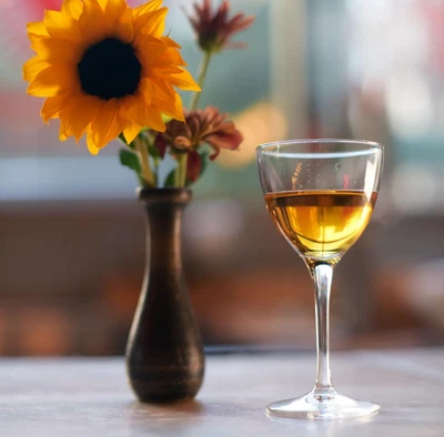 Vasos Bormioli Rocco Novecento Stemware Nick & Nora, juego de 3, 5,25 oz - transparentes Foto 1 de 4