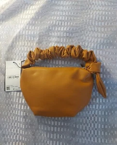 Damen Schultertasce mit Knotendetail aus Geschmeidigem Lederimitat Braun - Bild 1 von 2