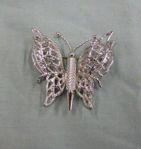 Vintage Signed Monet Silver Tone Womens Dainty Filigree Butterfly Brooch - Picture 1 of 3