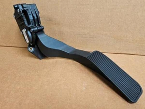 OEM GM 2015-2020 Chevy Suburban 5.3L Gas Throttle Accelerator Pedal - Picture 1 of 11