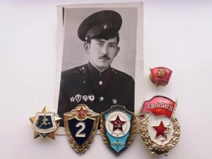 Soviet Russian Badges "Guard", Excellent Air Force. Photo of a Soldier Army USSR - Picture 1 of 17