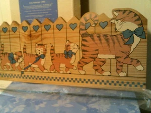 RHTF VTG 1990 Avon Gift Collection KITTY KALENDAR Wall Plaque NEW -FREE SHIPPING - Picture 1 of 7