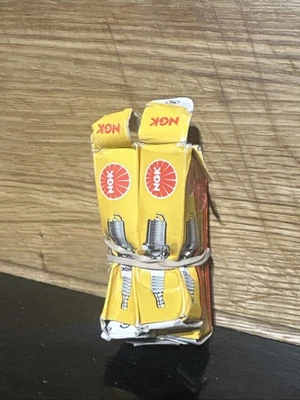 4 x NGK DR7ES (3123) Standard Spark Plugs For HONDA CB550 (Pack Of 4) - Image 1 of 3