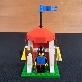 Vintage Lego Castle: Castle Guard 6035 PLEASE READ