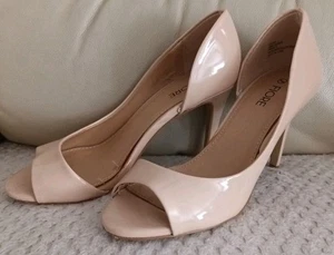 NUDE PATENT PEEPTOE HIGH HEELs BY FIORE. Size 5 (38) - Picture 1 of 7