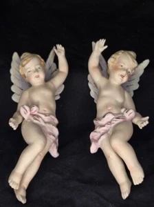 ANTIGUA ESTATUILLA COLGANTE PARED PAR ÁNGEL CUPIDO BISQUE PORCELANA VINTAGE MARCADA - Imagen 1 de 4