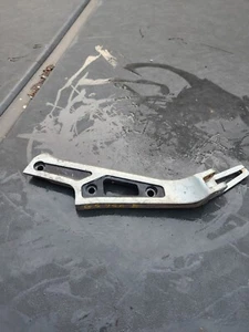 suzuki gs750e gs750es left foot peg muffler mount bracket gs700e 85 83 1983  - Picture 1 of 7