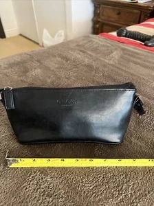Kleine schwarze Handtasche - Bild 1 von 6
