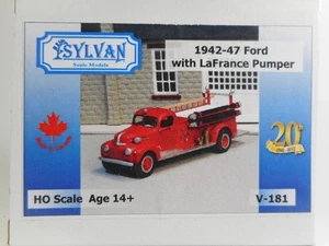 Modelli In Scala Sylvan Canada Kit In Resina 1942 Ford Con Pompieri LaFrance - Foto 1 di 3