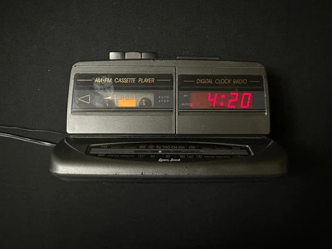 Lenoxx Sound CR-185 AM/FM Cassette Player Clock Radio Vintage 80s Tested Working Cover
