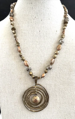 Collar con cuentas colgante remolino de metal mezclado Sigrid Olsen Foto 1 de 4