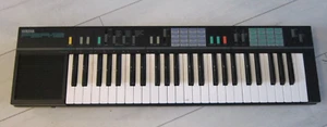 Vintage Yamaha PSR-12 49 Key Keyboard Synthesizer Electric Piano w Power Supply - Picture 1 of 2