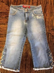 Girls Denim Guess Jeans Cropped Boho Lace Up Ankle Embellished Size 8 Cute! - Picture 1 of 5